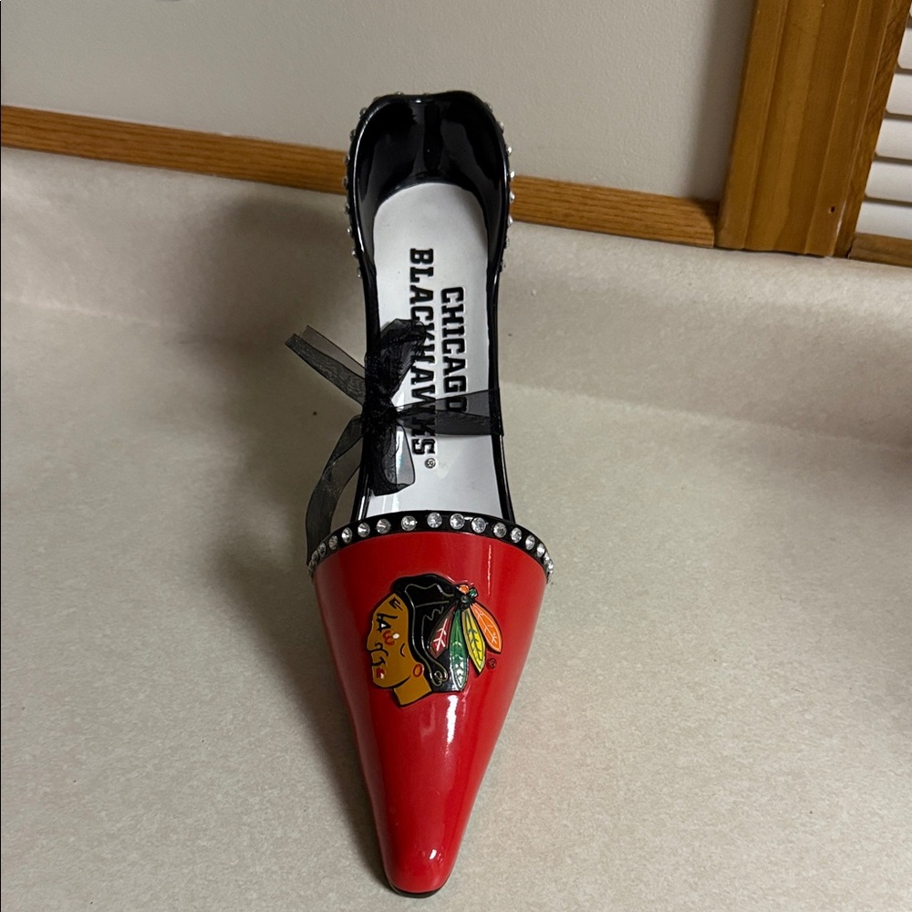 Red Stiletto Wine Holder